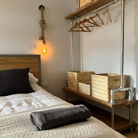Bed and Breakfast Fig Tree House Лімінгтон Екстер'єр фото